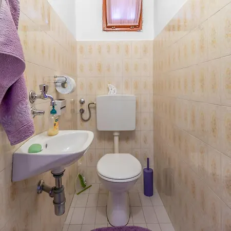 Apartman Stunning In With House Sea View Selce